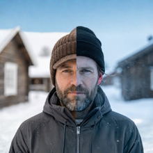 Afbeelding in Gallery-weergave laden, Fjordwarm – Scandinavische wintermuts met oorbescherming (unisex, one size fits all)