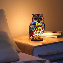 Afbeelding in Gallery-weergave laden, LichtUil - handgemaakte lamp die harten laat stralen
