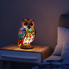 Afbeelding in Gallery-weergave laden, LichtUil - handgemaakte lamp die harten laat stralen
